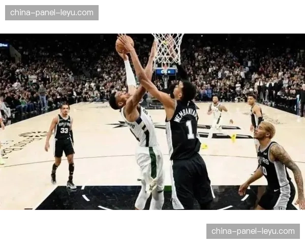 特写：霍姆格伦专访：谈论与文班亚马的竞争及雷霆目标