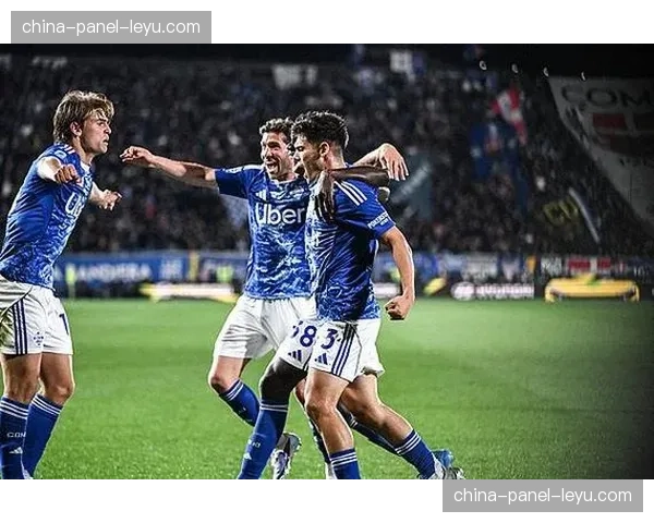 国际米兰客场4-3逆转科莫，图拉姆邓弗里斯各入两球完成让二追四